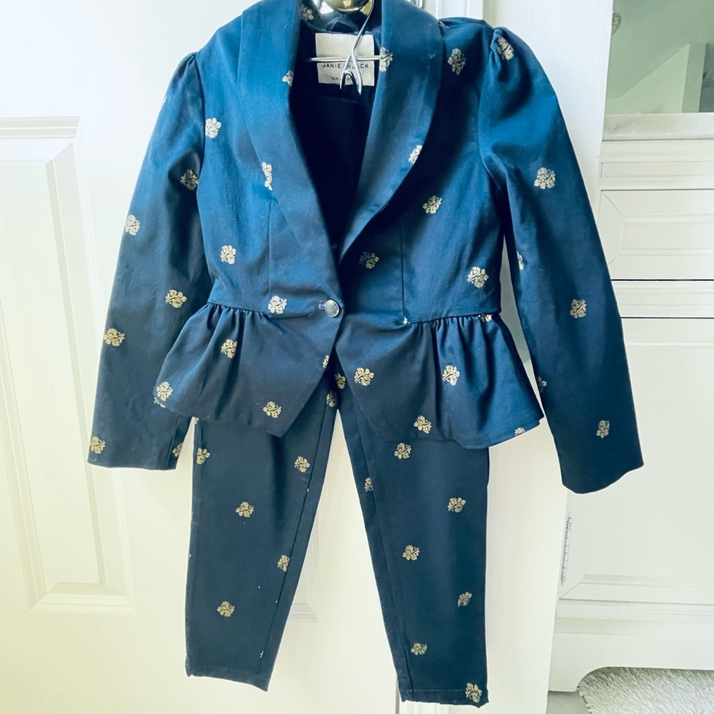 Janie and Jack GLITTER FLORAL PEPLUM SATEEN BLAZER with matching pants.